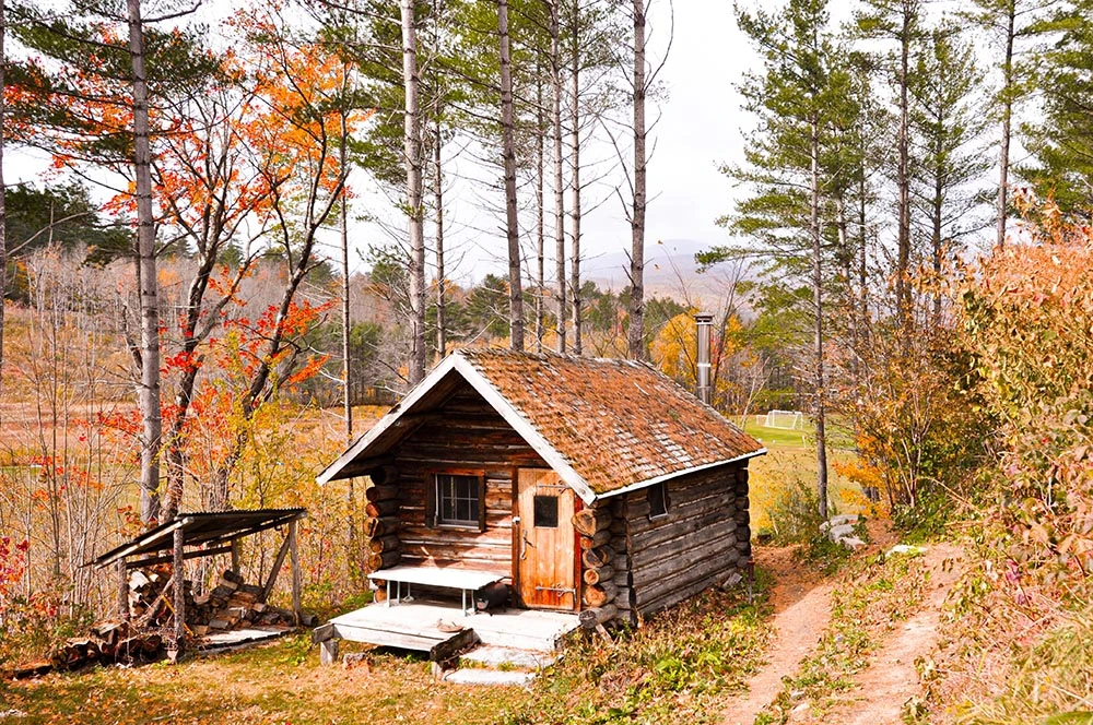 An image of one of the top lodges for sale in Canada